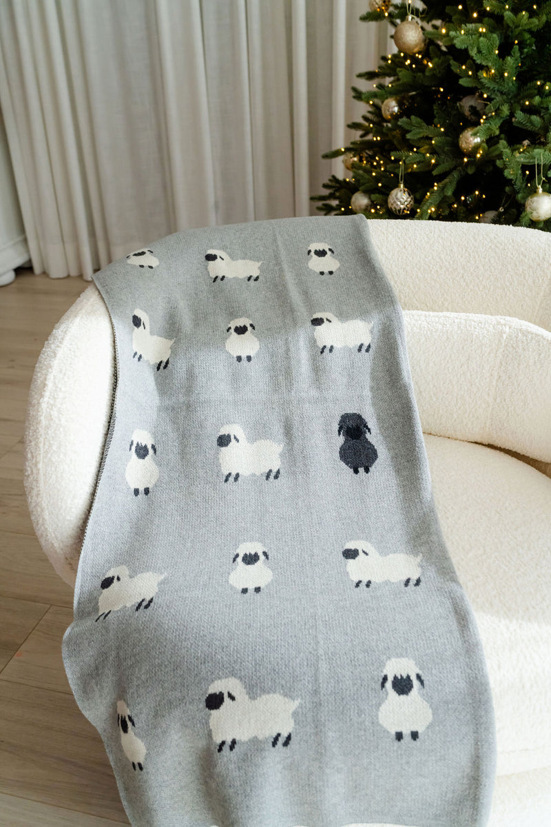 Patterned blanket - grey sheep