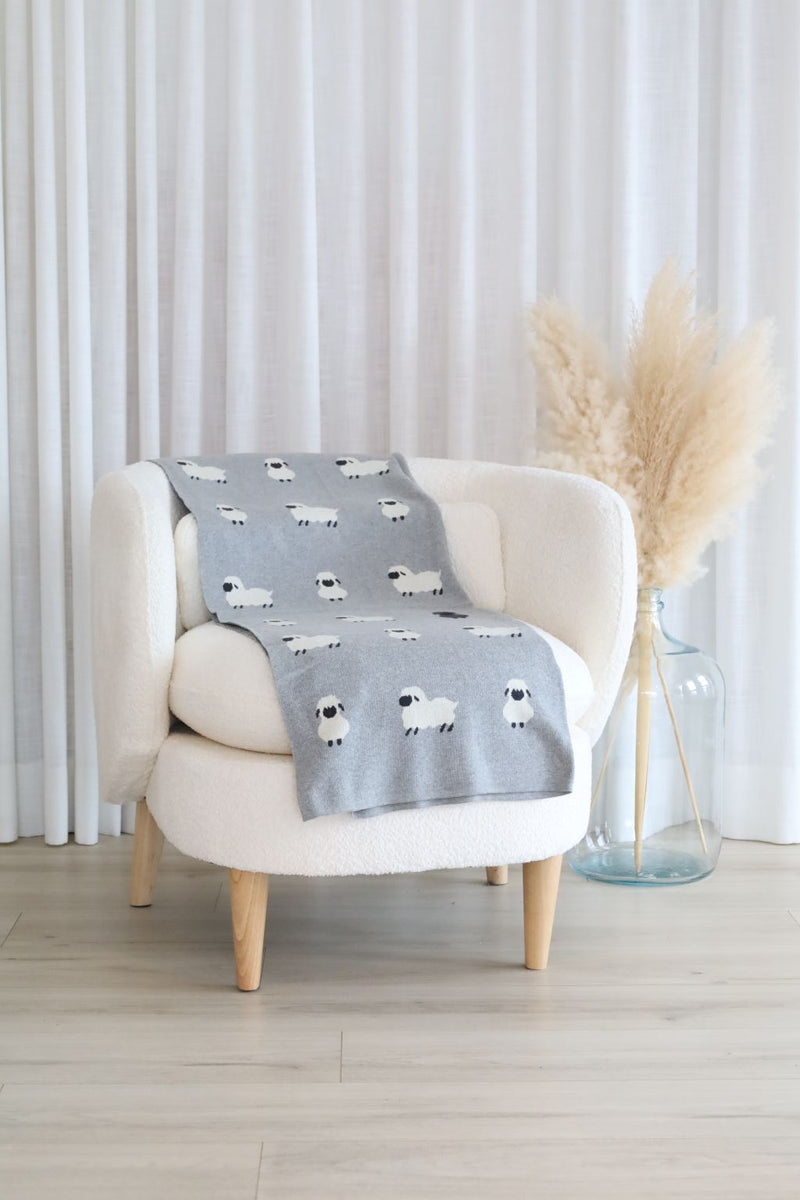 Couverture à motifs - mouton gris